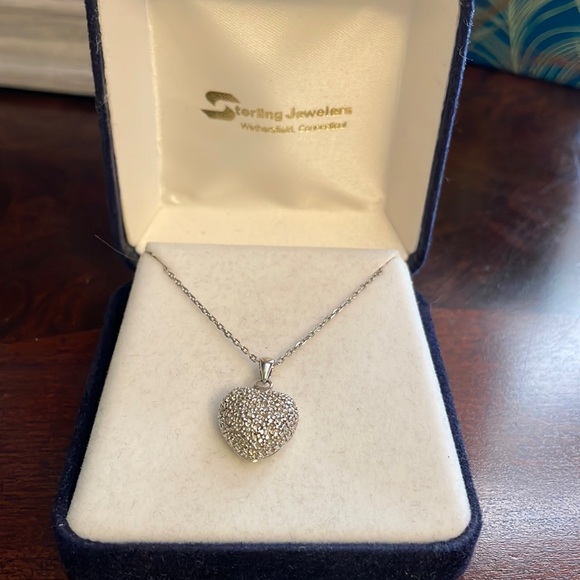 Jewelry - Sterling jewelers pave heart necklace!